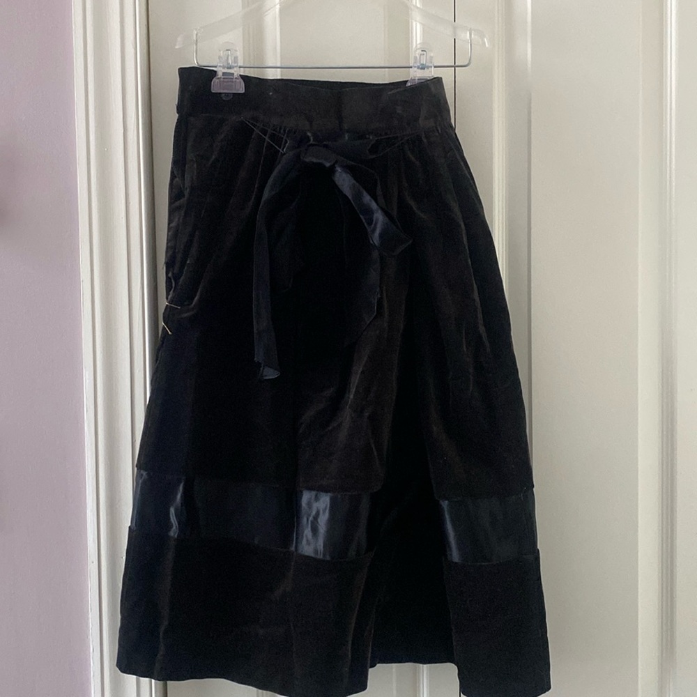 Vintage 70s velvet skirt with satin belt